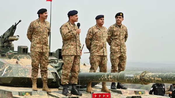 مودي غاضب.. غداء يجمع ترامب ورئيس أركان الجيش الباكستاني بالبيت الأبيض