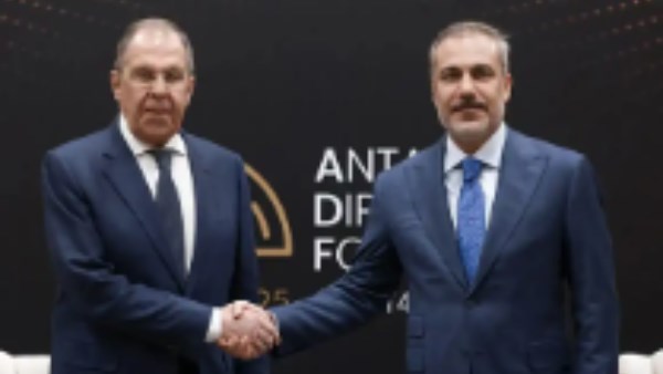 فيدان وزير الخارجية التركي ولافروف  وزير الخارجية الروسي