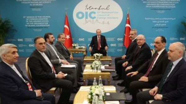 الرئيس التركي أردوغان ووزير الخارجية الإيراني عراقجي