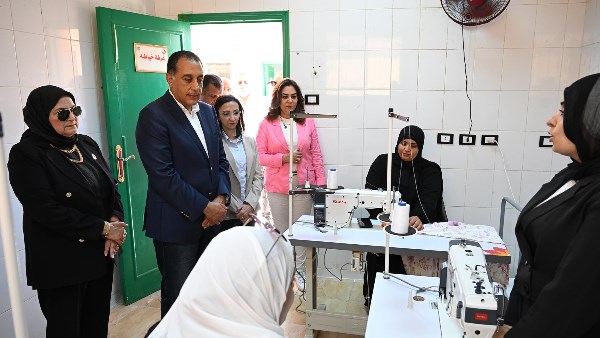 رئيس الوزراء يتفقد مشغل البحراوية بقرية زاوية صقر بـ أبو المطامير