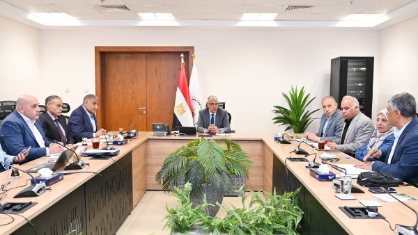 وزير الموارد المائية والري