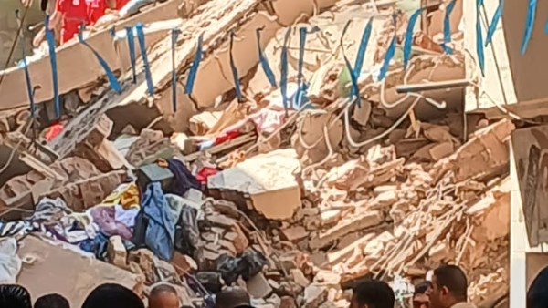 انهيار عقارين في حدائق القبة