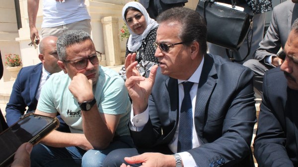 وزير الصحة والسكان 