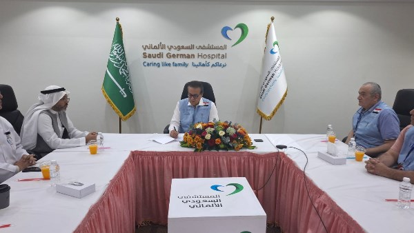 خالد عبدالغفار يتفقد الحالة الصحية للحجاج المصريين في عيادات بعثة الحج