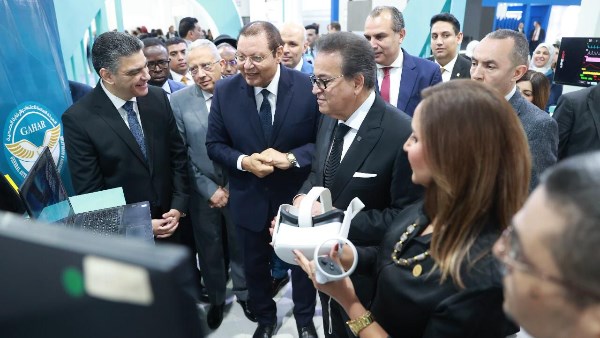 افتتاح المعرض