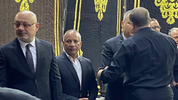 أحمد موسى يقدم واجب العزاء لـ تامر عبد المنعم في وفاة والده