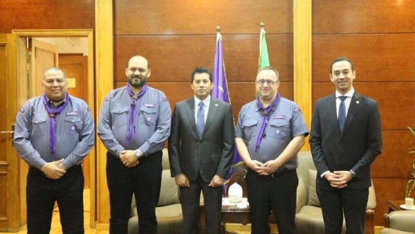 وزير الشباب يهنئ ديفيد بيرج بتوليه منصب أمين عام المنظمة الكشفية العالمية