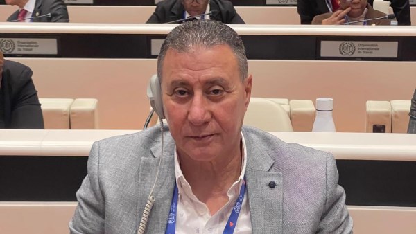 خالد المهيري رئيس نقابة الخدمات الإدارية 