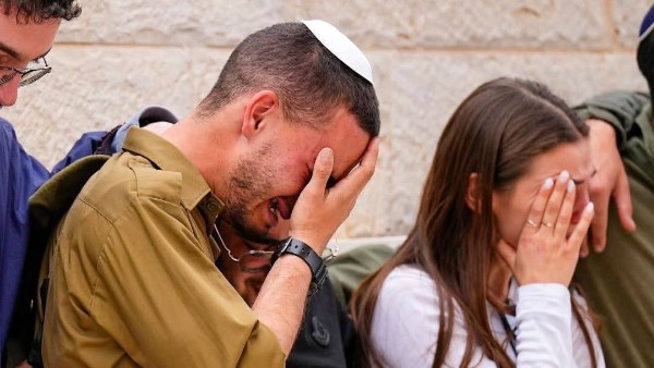 إسرائيل أول الخاسرين.. المخاطر العشرة للضربة الأمريكية لمفاعلات إيران