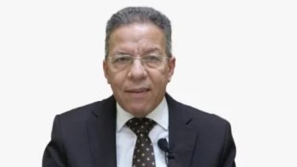 الدكتور أسامة عبد الحي نقيب الأطباء 