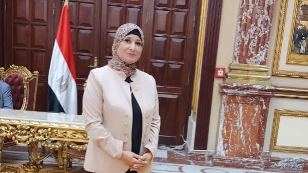 الدكتورة كوثر محمود نقيب عام التمريض