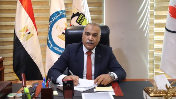 عباس صابر رئيس النقابة العامة للعاملين بالبترول 