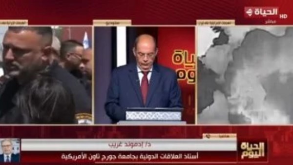 خبير أمريكي: انقسام داخل الإدارة الأمريكية بشأن التدخل العسكري ضد إيران