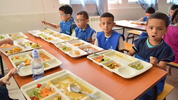 مبادرة الوجبة الساخنة لطلاب المدارس