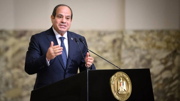 الرئيس السيسي يؤكد لوزير الخارجية الإيراني رفض مصر توسع دائرة الصراع بالمنطقة