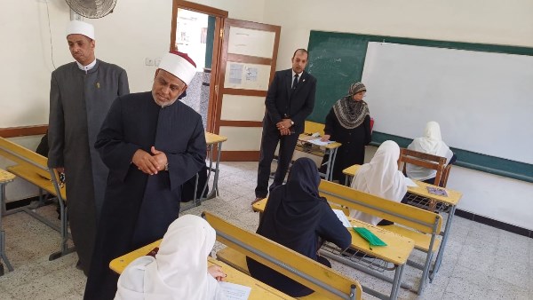 متابعة ميدانية من قطاع المعاهد الأزهرية لامتحان الصرف