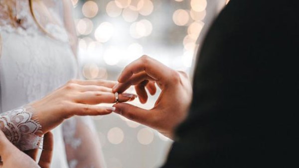 إخراج صدقة بنية الزواج