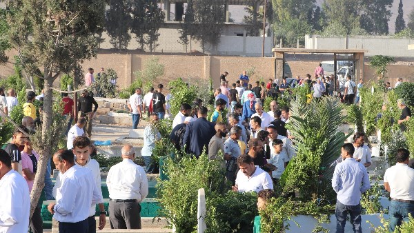 حكم زيارة القبور يوم العيد