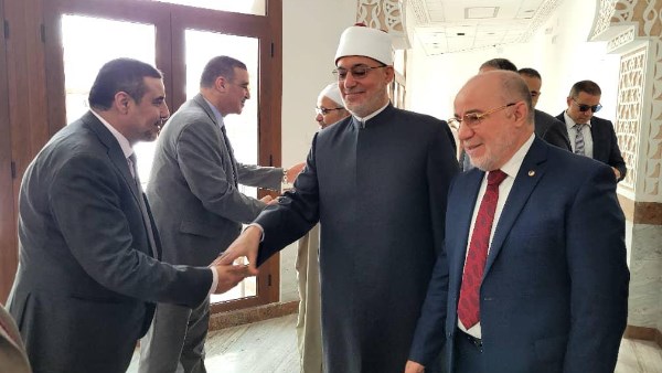 مفتي الجمهورية يلتقي وزير الشؤون الدينية الجزائري