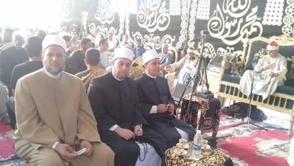 وفد أزهري يعزي أهالي فتيات كفر السنابسة 