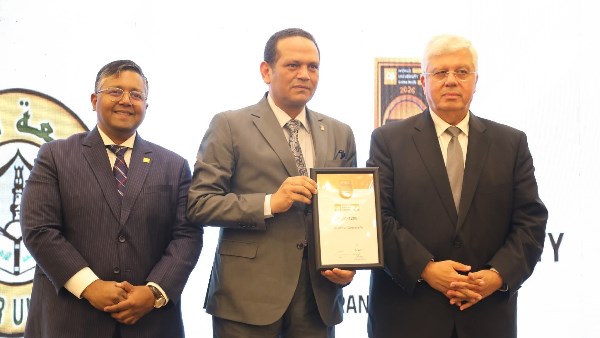 وزير التعليم العالي يكرِّم الأزهر لتصنيفها من أفضل 1200 جامعة في العالم