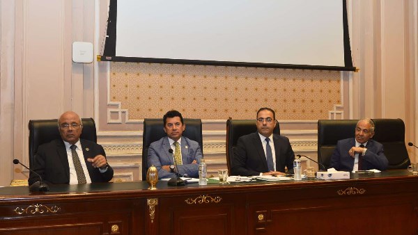 النائب الدكتور محمود حسين