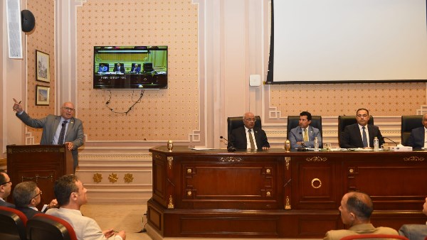 وزير الشباب أمام البرلمان