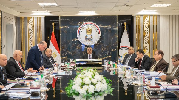 وزير الانتاج الحربي يترأس اجتماعات لجنة تقييم واختيار  القيادات العليا بالجهات التابعة 