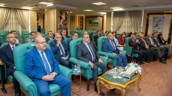 وزير الإنتاج الحربى يلتقى رؤساء البعثات الدبلوماسية والقنصلية المصرية بالخارج
