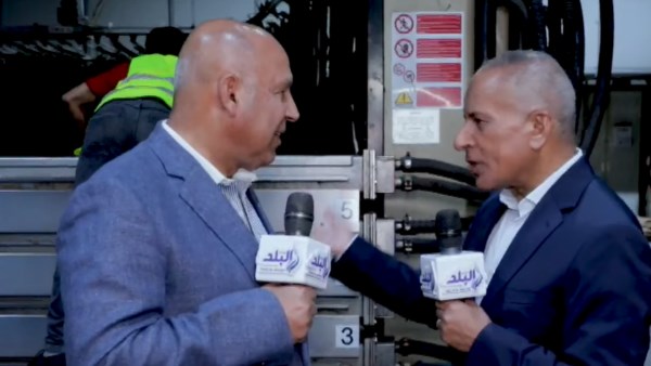 كامل الوزير يكشف حقيقة وقف مشروع حياة كريمة