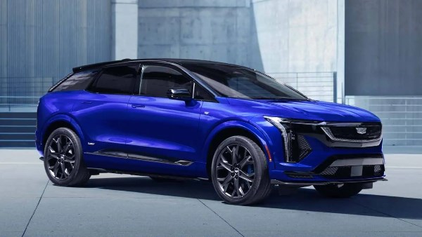 كاديلاك أوبتيك V موديل 2026 سيارة SUV كهربائية فاخرة بأداء رياضي وتكنولوجيا متطورة