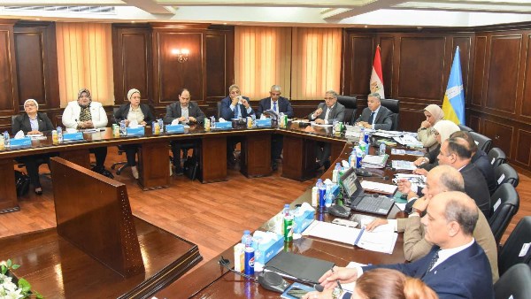 لقاء بين محافظ الإسكندرية ووفد محلية النواب