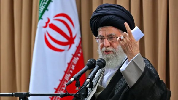علي خامنئي