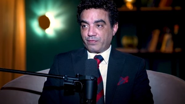  الفنان محمد نشات
