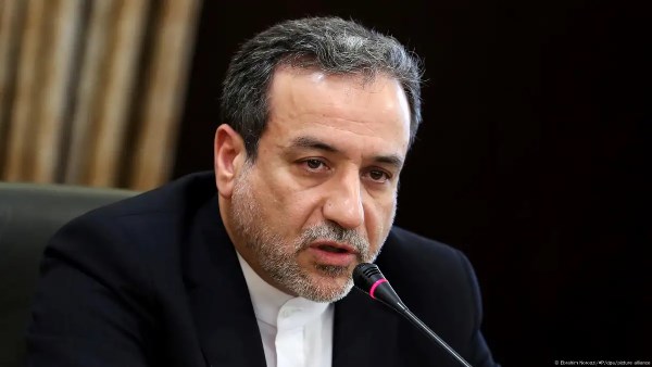 وزير الخارجية الإيراني عباس عراقجي 