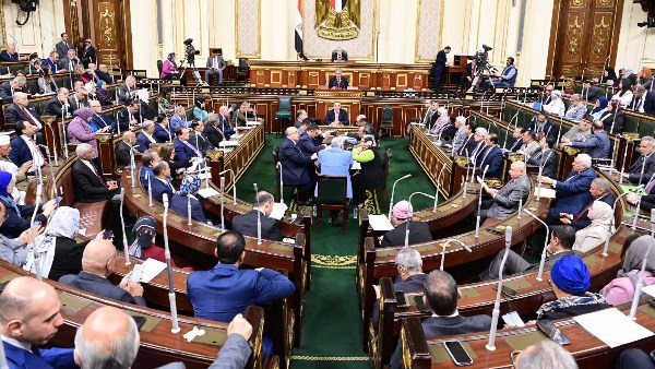 مقترح برلماني لتخصيص 60 % من التعاقدات الحكومية لمشروعات الشباب