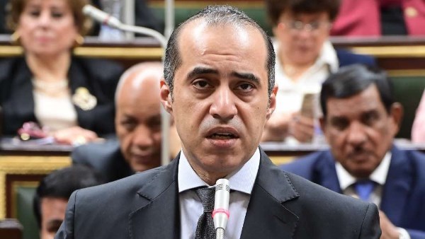 المستشار محمود فوزي، وزير الشئون النيابية والقانونية والتواصل السياسي