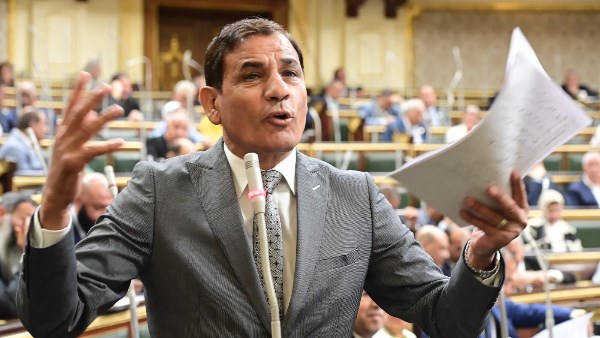 نائب يطالب بتأجيل مناقشة قانون الإيجار القديم ويحذر من خطر طرد المستأجرين