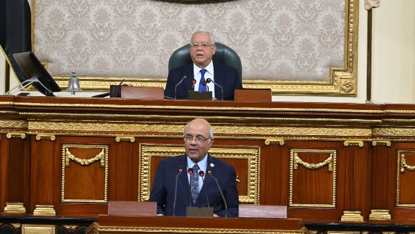 رئيس النواب ينتقد تأخر وزير الإسكان عن حضور الجلسة العامة لمناقشة قانون الإيجار القديم