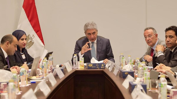 وزير السياحة والآثار 