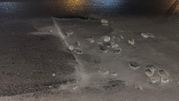 صورة توصف حالة طريق الكورنيش بطرة البلد