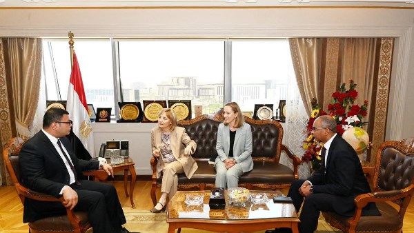 ‏وزير الإسكان يناقش مع نائبة رئيس بنك الاستثمار الأوروبي مشروعات التعاون
