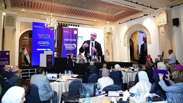 خلال المؤتمر