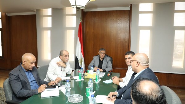 تطوير البنية التحتية بالمنطقة الصناعية والاستثمارية بأبو رواش..ومحافظ الجيزة: طرح مشروع لإقامة 6 آبار مياه جديدة
