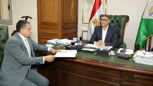محافظ الجيزة ووكيل التعليم
