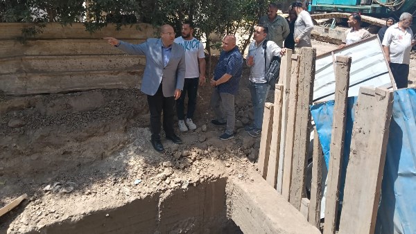 نائب محافظ الجيزة يتفقد أعمال إصلاح هبوط الصرف الصحي بالحوامدية