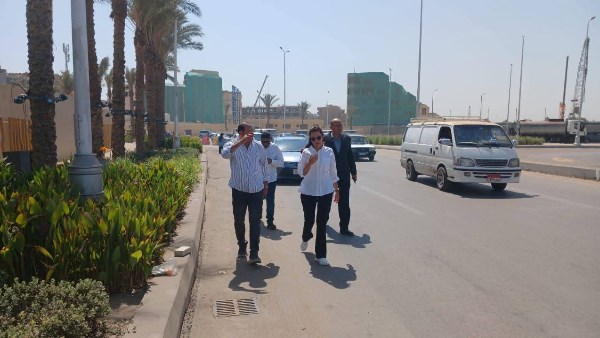 نائب محافظ الجيزة تتفقد موقع حادث اصطدام سيارة نقل بالجزيرة الوسطى بطريق مصر – إسكندرية الصحراوي