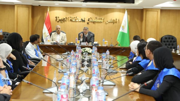 محافظ الجيزة يلتقي أعضاء برلمان الطلائع ويؤكد دعم الدولة لتمكين الشباب