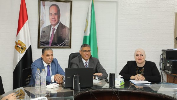محافظ الجيزة يتابع انتظام امتحانات الثانوية العامة من داخل غرفة عمليات مديرية التربية والتعليم