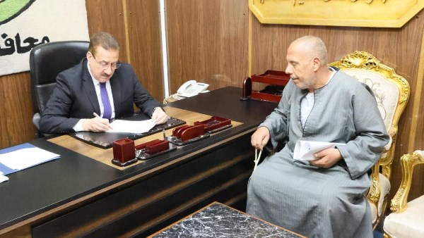 محافظ المنوفية يأمر بصرف مساعدات مالية عاجلة ومواد غذائية لحالات إنسانية مراعاة لظروفهم